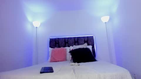 Snapshot of michel_morrinson chatting on 02/18/25, 03:32 Michelle online show from 02/18/25, 03:32