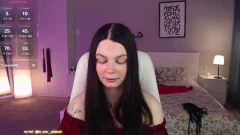 Snapshot of michela_fruet chatting on 11/08/25, 01:06 Kate online show from 11/08/25, 01:06