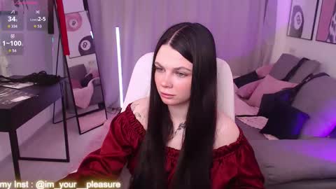 Snapshot of michela_fruet chatting on 12/03/25, 01:02 Kate online show from 12/03/25, 01:02