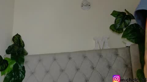 melannie   follow my new page online show from 11/10/25, 08:57