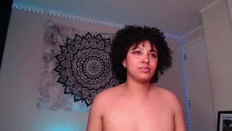 Snapshot of michell_bling chatting on 12/02/24, 08:19 Michi online show from 12/02/24, 08:19