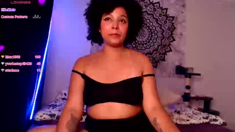 Snapshot of michell_bling chatting on 02/05/25, 02:29 Michi online show from 02/05/25, 02:29