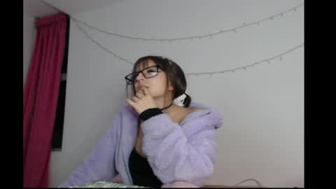 Snapshot of michell_bunny13 chatting on 04/21/26, 03:02 Michell online show from 04/21/26, 03:02