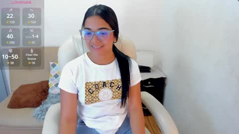 Snapshot of michell_montoya chatting on 01/18/25, 06:53 Michell online show from 01/18/25, 06:53