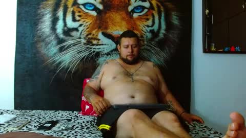 Snapshot of michell_myers chatting on 01/17/25, 08:33 michell_myers online show from 01/17/25, 08:33