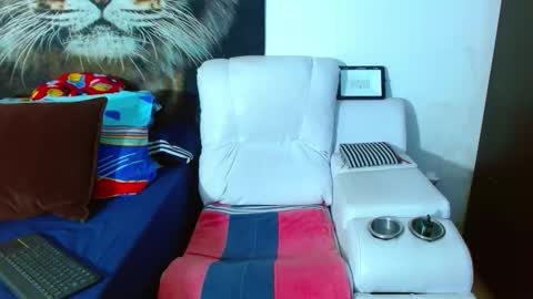 Snapshot of michell_myers chatting on 11/05/25, 12:27 michell_myers online show from 11/05/25, 12:27