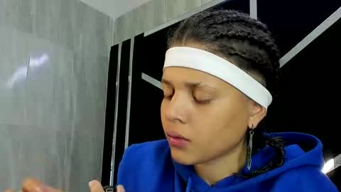 Snapshot of michell_rs chatting on 02/04/25, 09:49 michell_rs online show from 02/04/25, 09:49