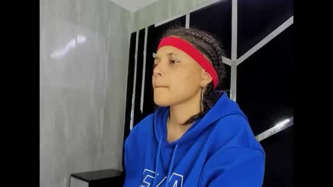 Snapshot of michell_rs chatting on 02/12/25, 01:19 michell_rs online show from 02/12/25, 01:19