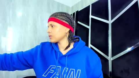 Snapshot of michell_rs chatting on 02/14/25, 04:04 michell_rs online show from 02/14/25, 04:04