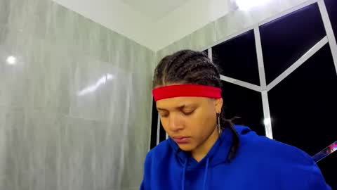 Snapshot of michell_rs chatting on 02/17/25, 01:04 michell_rs online show from 02/17/25, 01:04