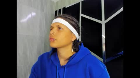 Snapshot of michell_rs chatting on 02/22/25, 04:51 michell_rs online show from 02/22/25, 04:51