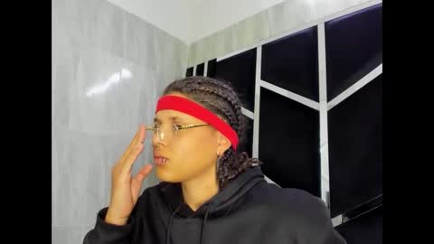 Snapshot of michell_rs chatting on 02/24/25, 06:49 michell_rs online show from 02/24/25, 06:49