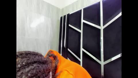 Snapshot of michell_rs chatting on 02/25/25, 12:14 michell_rs online show from 02/25/25, 12:14