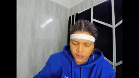 Snapshot of michell_rs chatting on 03/03/25, 04:58 michell_rs online show from 03/03/25, 04:58