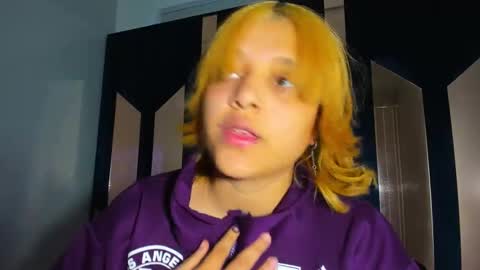 Snapshot of michell_rs chatting on 10/08/25, 05:05 michell_rs online show from 10/08/25, 05:05