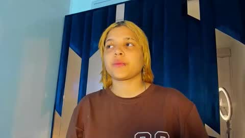 Snapshot of michell_rs chatting on 11/03/25, 06:03 michell_rs online show from 11/03/25, 06:03