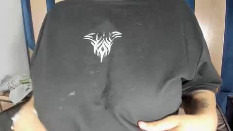 Snapshot of michell_rs chatting on 11/24/25, 02:44 michell_rs online show from 11/24/25, 02:44