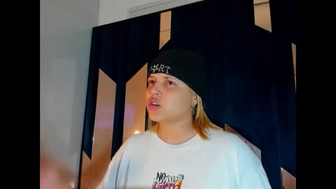 Snapshot of michell_rs chatting on 12/17/25, 03:12 michell_rs online show from 12/17/25, 03:12