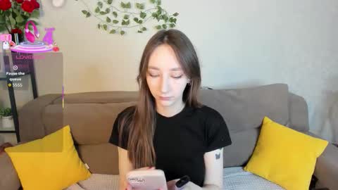 Michelle online show from 11/04/25, 01:05