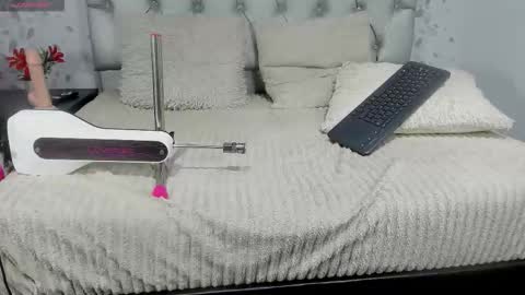 Snapshot of michelle_perla chatting on 09/16/25, 07:15 michelle perla online show from 09/16/25, 07:15