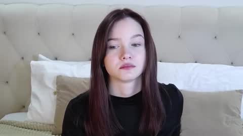 Michelle online show from 11/03/25, 01:34