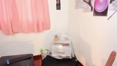 Snapshot of michelle_se chatting on 03/06/25, 03:24 Michelle online show from 03/06/25, 03:24