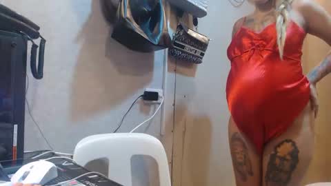 Snapshot of michelle_ux chatting on 10/06/25, 07:50 michelle_ux online show from 10/06/25, 07:50