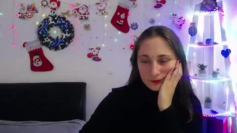 Snapshot of michellee11 chatting on 01/10/25, 12:04 Michel online show from 01/10/25, 12:04