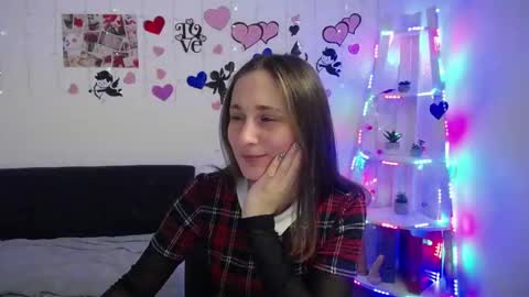 Snapshot of michellee11 chatting on 01/21/25, 12:18 Michel online show from 01/21/25, 12:18