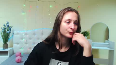 Snapshot of michellee11 chatting on 01/28/25, 12:11 Michel online show from 01/28/25, 12:11