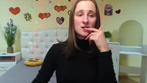 Snapshot of michellee11 chatting on 02/18/25, 03:54 Michel online show from 02/18/25, 03:54