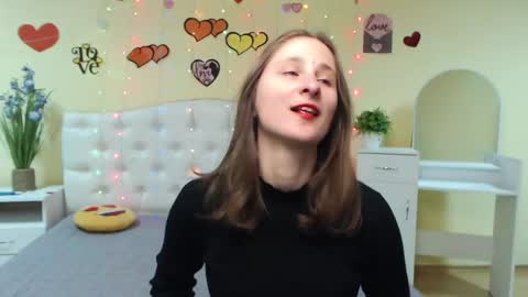 Snapshot of michellee11 chatting on 03/10/25, 12:04 Michel online show from 03/10/25, 12:04