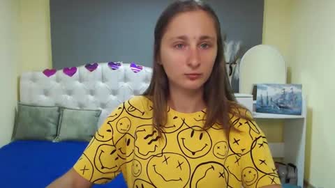 Snapshot of michellee11 chatting on 09/17/25, 11:12 Michel online show from 09/17/25, 11:12