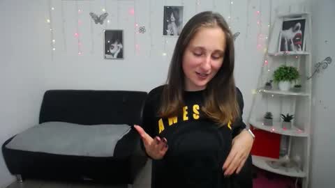 Snapshot of michellee11 chatting on 10/03/25, 11:29 Michel online show from 10/03/25, 11:29