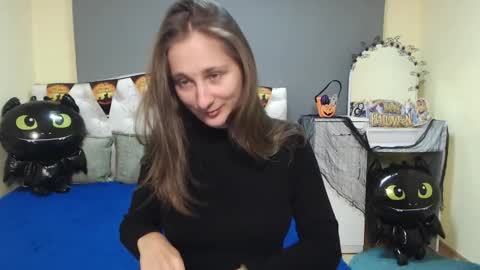 Snapshot of michellee11 chatting on 10/20/25, 11:21 Michel online show from 10/20/25, 11:21