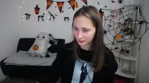 Snapshot of michellee11 chatting on 10/31/25, 12:06 Michel online show from 10/31/25, 12:06