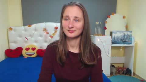 Snapshot of michellee11 chatting on 11/17/25, 12:11 Michel online show from 11/17/25, 12:11