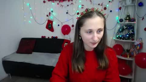 Snapshot of michellee11 chatting on 12/16/25, 12:21 Michel online show from 12/16/25, 12:21