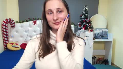 Snapshot of michellee11 chatting on 12/17/25, 12:22 Michel online show from 12/17/25, 12:22