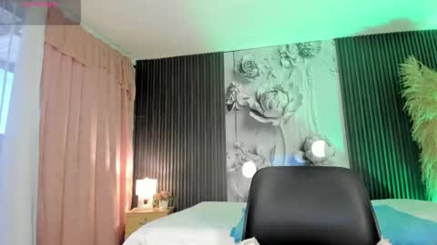 Snapshot of michellepreston_ chatting on 04/27/26, 12:03 michellepreston_ online show from 04/27/26, 12:03