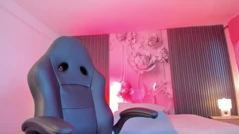 Snapshot of michellepreston_ chatting on 05/24/26, 11:59 michellepreston_ online show from 05/24/26, 11:59