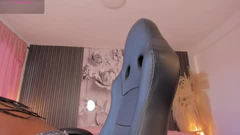 Snapshot of michellepreston_ chatting on 06/02/26, 12:18 michellepreston_ online show from 06/02/26, 12:18