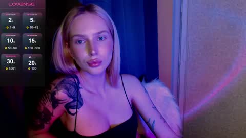 Snapshot of michellevelour chatting on 05/19/26, 05:19 Michelle online show from 05/19/26, 05:19