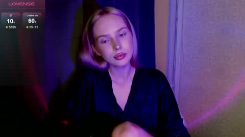 Snapshot of michellevelour chatting on 05/20/26, 05:30 Michelle online show from 05/20/26, 05:30