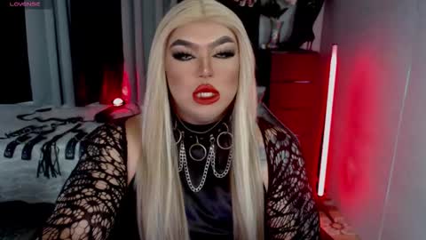 Snapshot of michellevixen921 chatting on 09/26/25, 05:55 Michelle online show from 09/26/25, 05:55