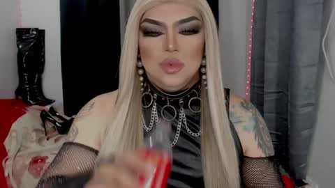 Michelle online show from 12/17/25, 06:25