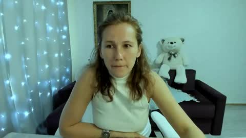 Snapshot of michellewoitsik chatting on 05/02/26, 12:21 Michelle online show from 05/02/26, 12:21