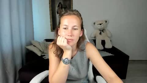 Snapshot of michellewoitsik chatting on 06/09/26, 03:29 Michelle online show from 06/09/26, 03:29