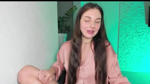 Snapshot of michelliibeautiful chatting on 10/28/25, 06:10 Michellee online show from 10/28/25, 06:10