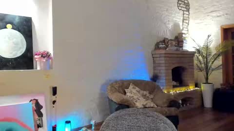 Snapshot of michi_souffl chatting on 12/12/24, 12:38 Michi online show from 12/12/24, 12:38